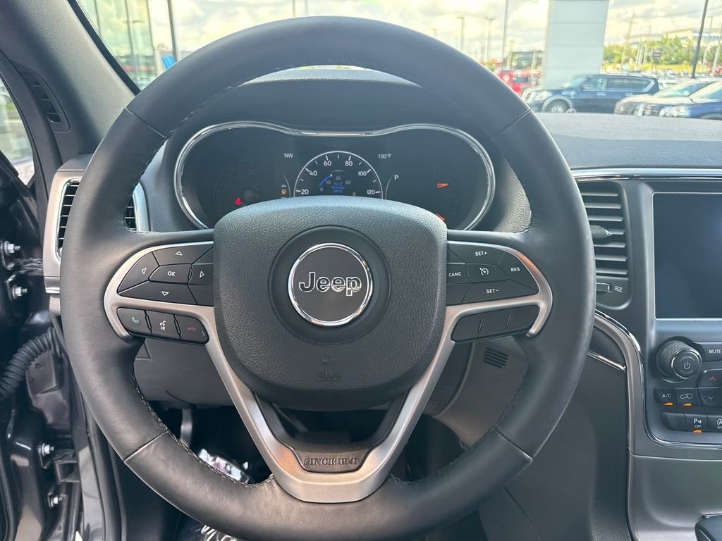 Used 2018 Gray Jeep Limited image 16