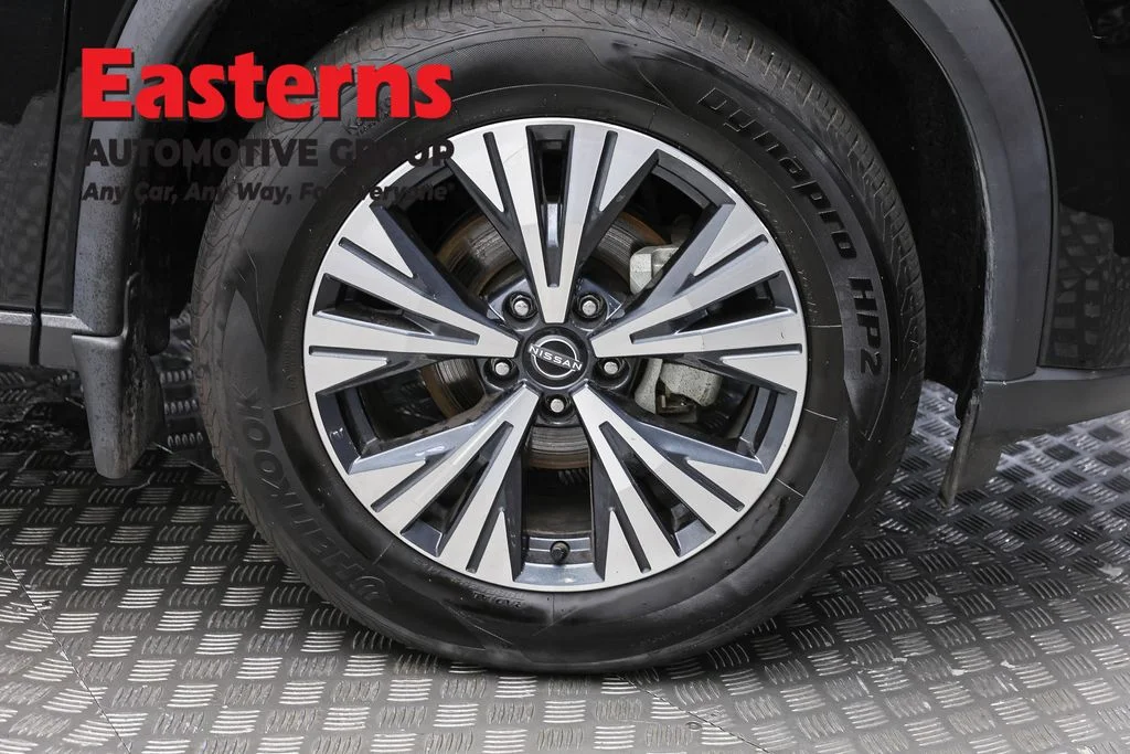 Used 2022 Black Nissan SV image 30
