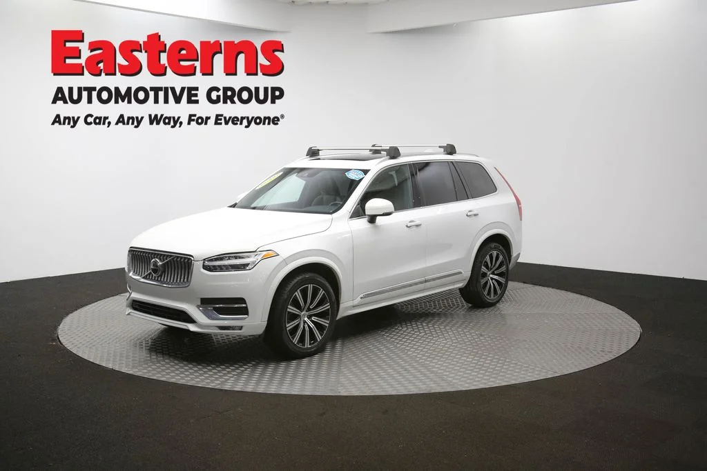 Used 2022 White Volvo T6 Inscription image 57