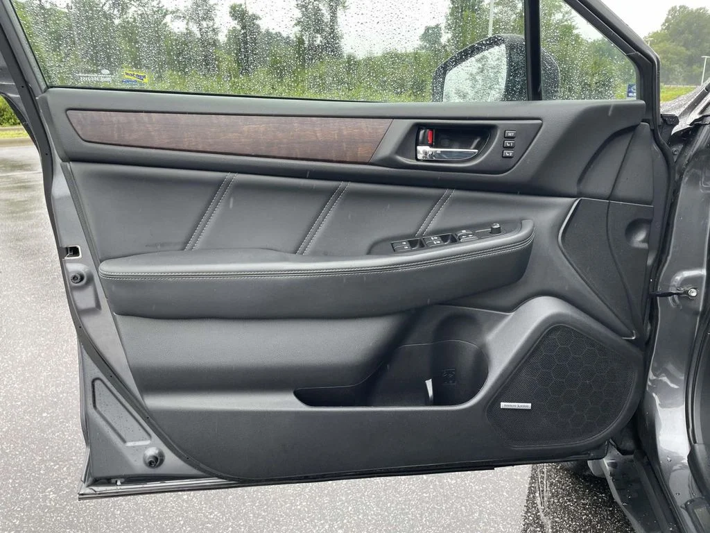 Used 2019 Magnetite Gray Metallic Subaru Limited image 5