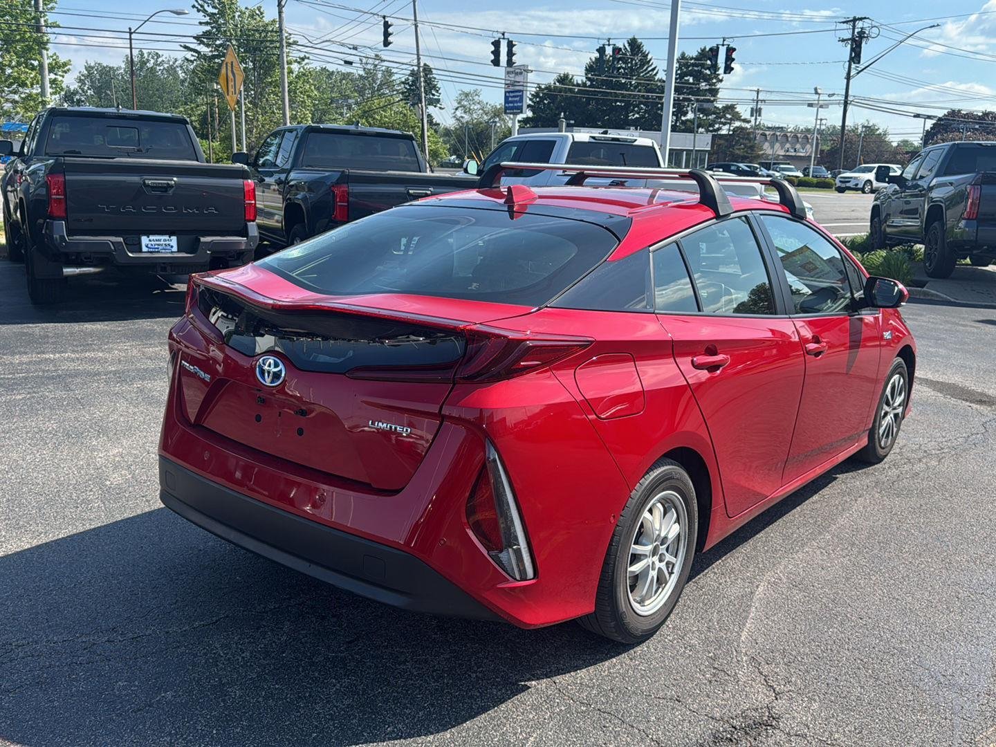 Used 2022 Supersonic Red Toyota Limited image 6