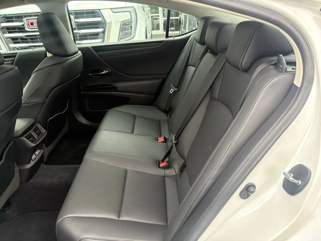 Used 2022 White Pearl Lexus 350 image 11