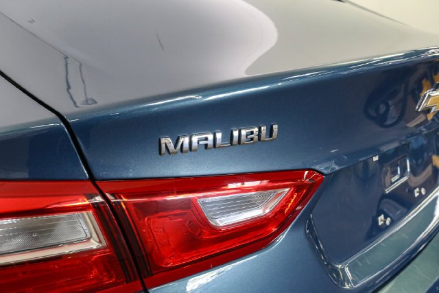 Used 2025 Blue Chevrolet LT image 9