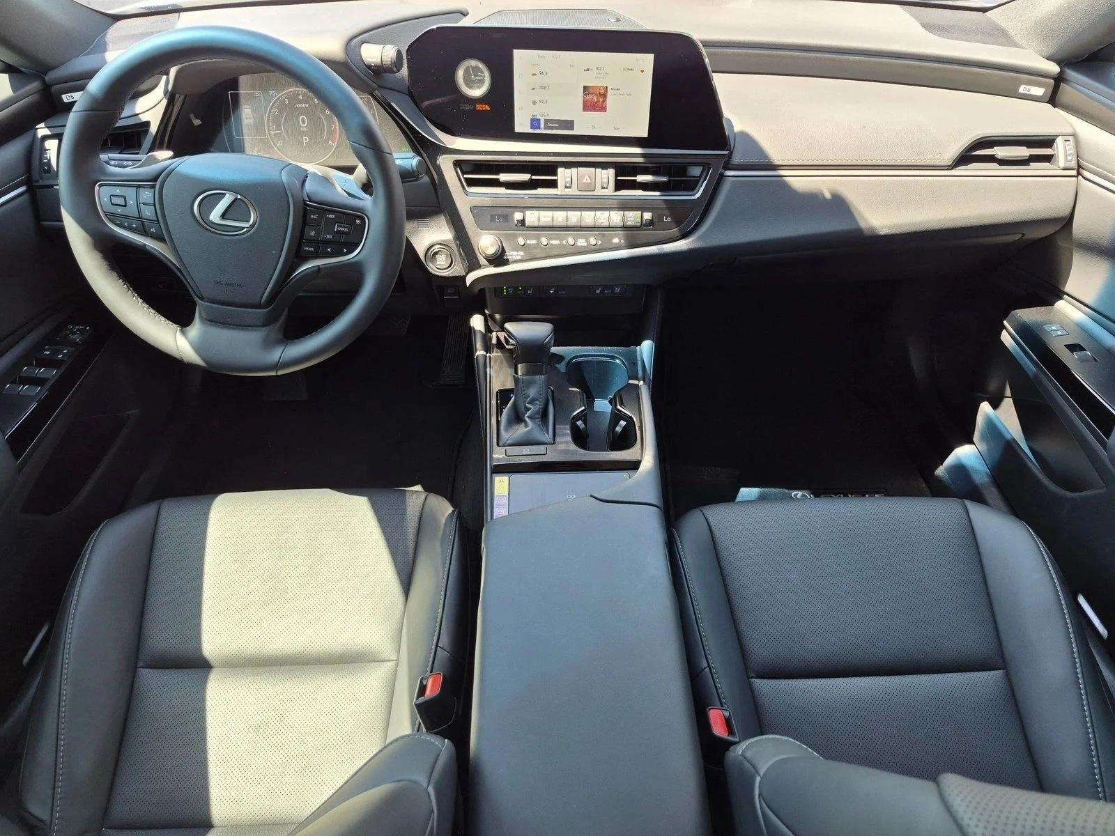 Certified Used 2025 Eminent White Pearl Lexus  image 16