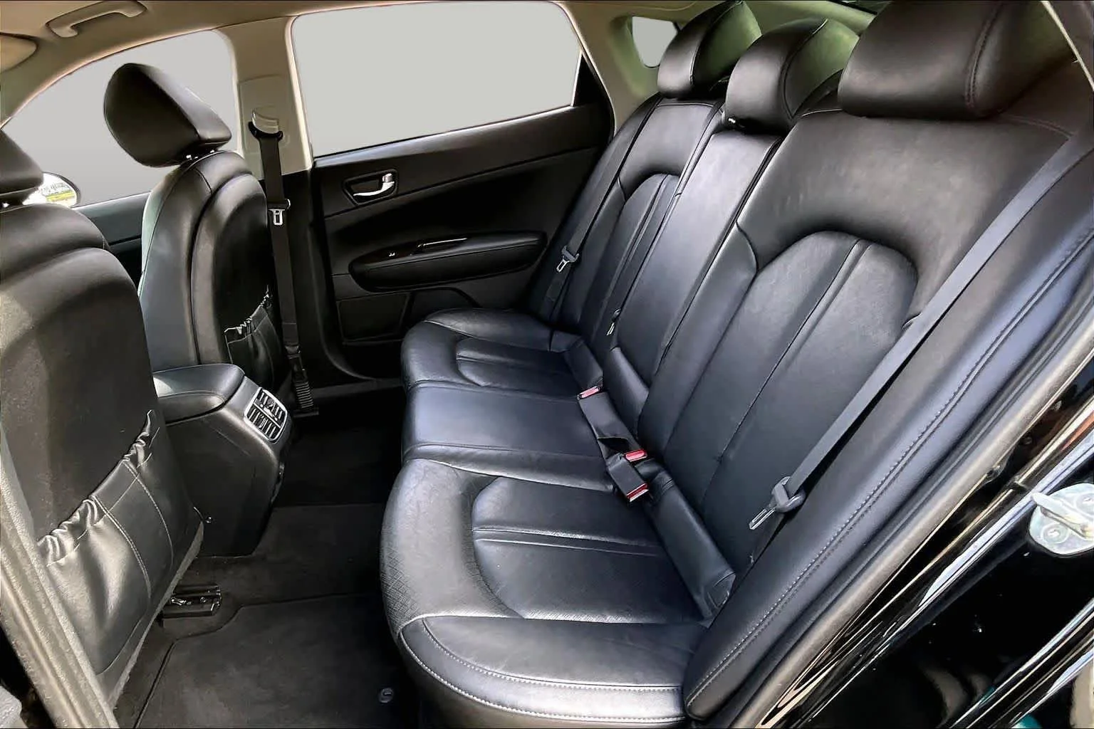 Used 2018 Ebony Black Kia EX image 18