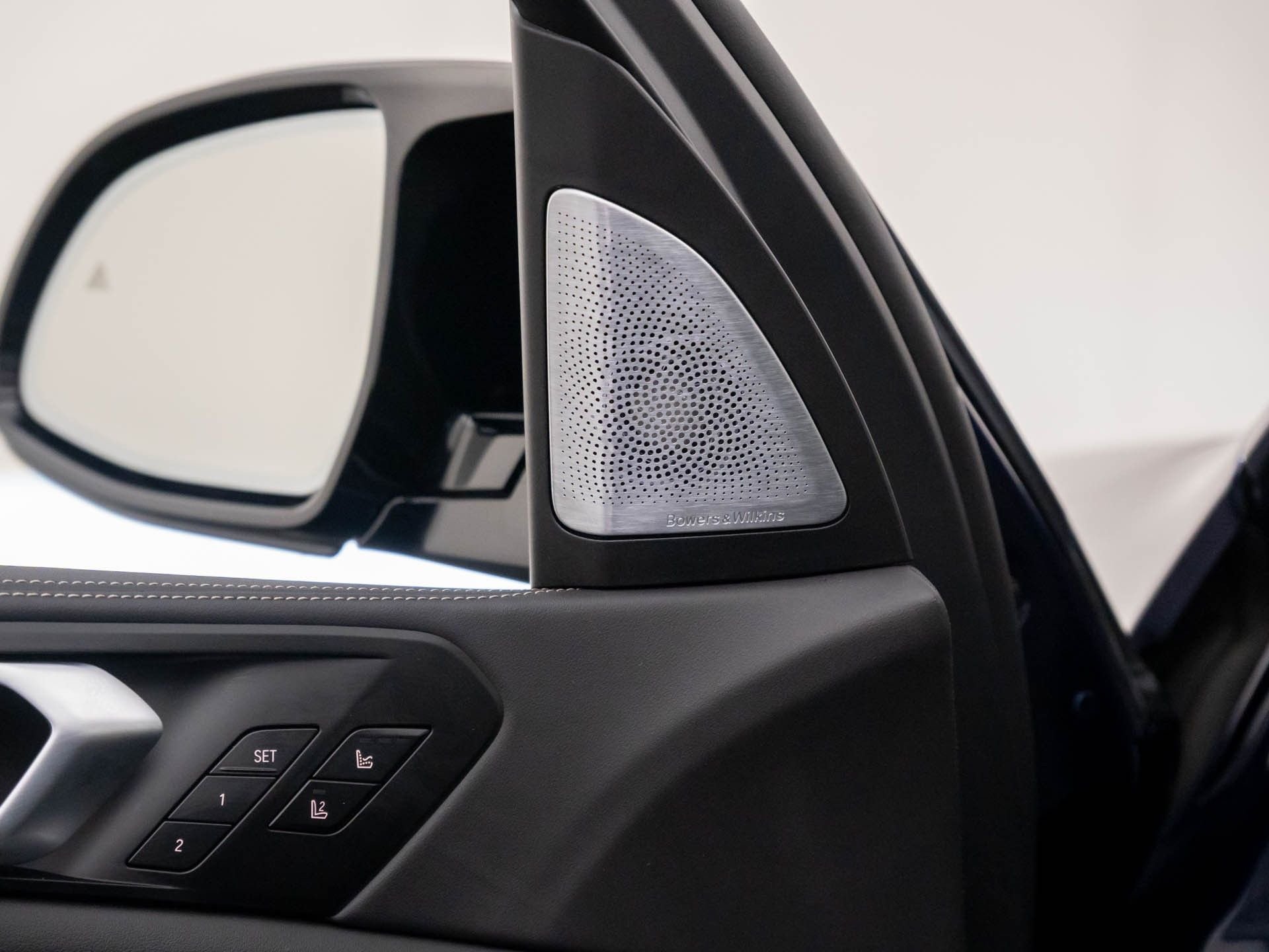 New 2026 Tanzanite Blue II Metallic BMW M60i image 15