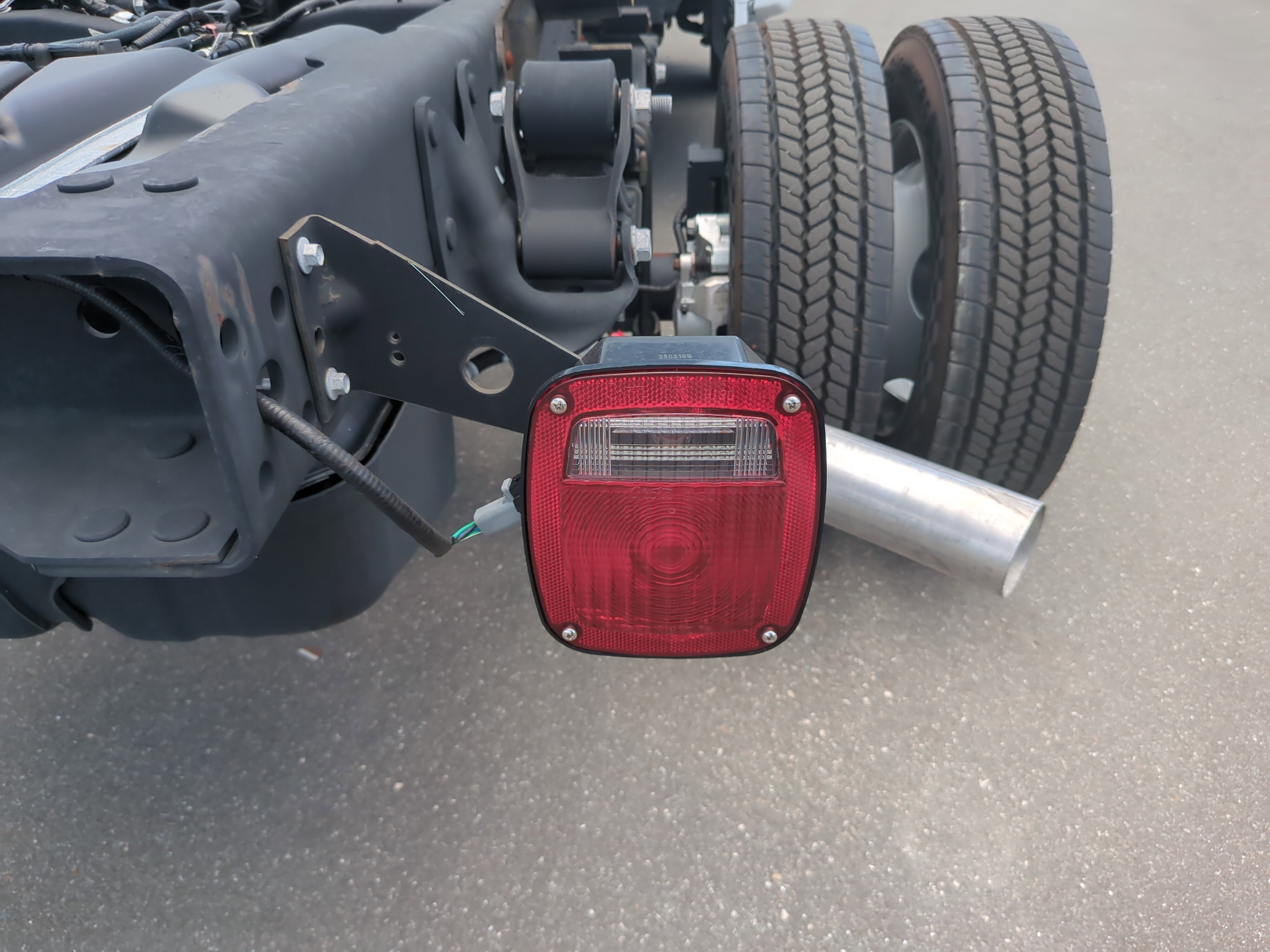 2025 Ford F-450 Super Duty Chassis Cab XL - Photo 11