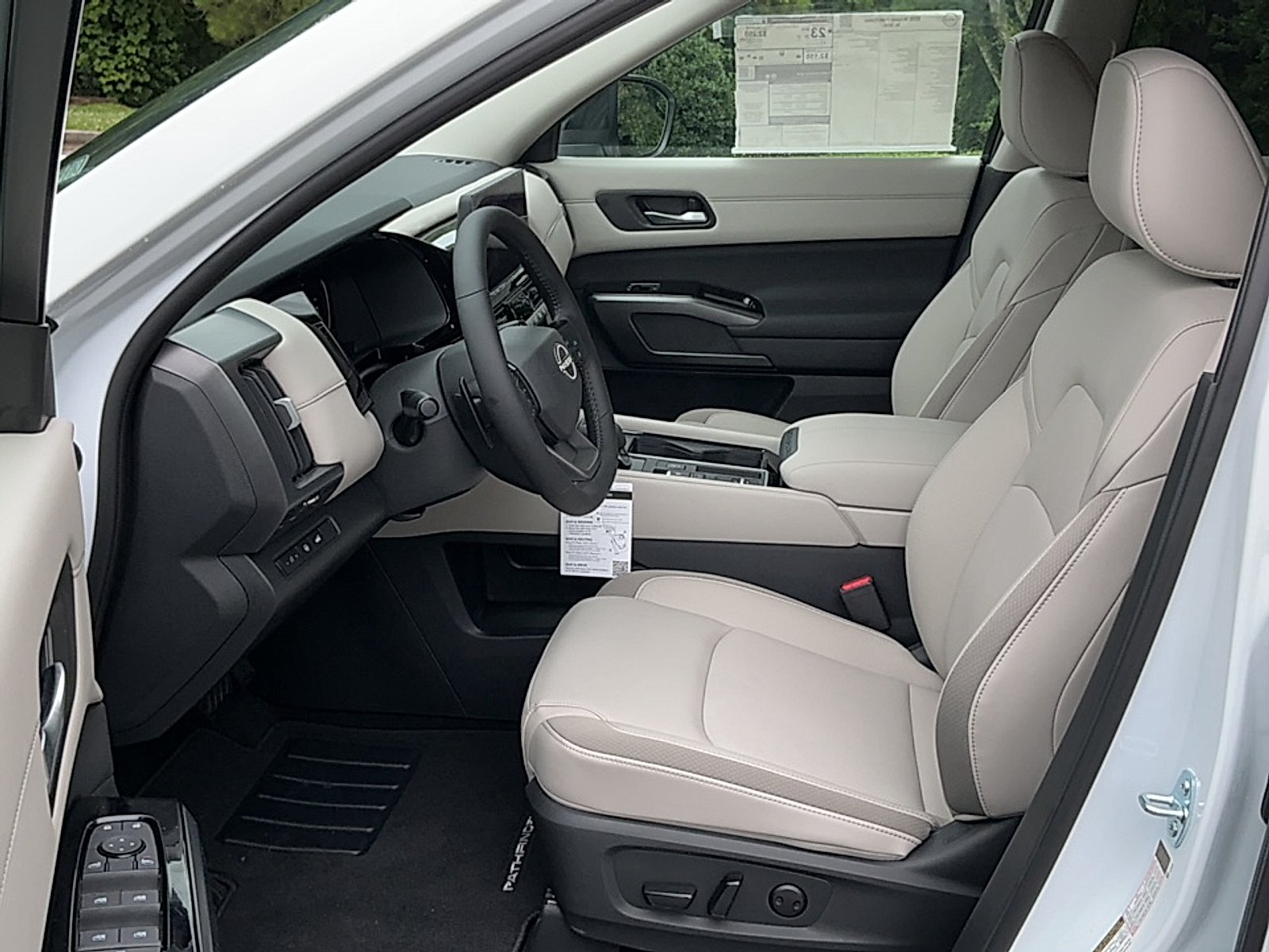 New 2026 Everest White Pearl Tricoat Nissan SL image 12