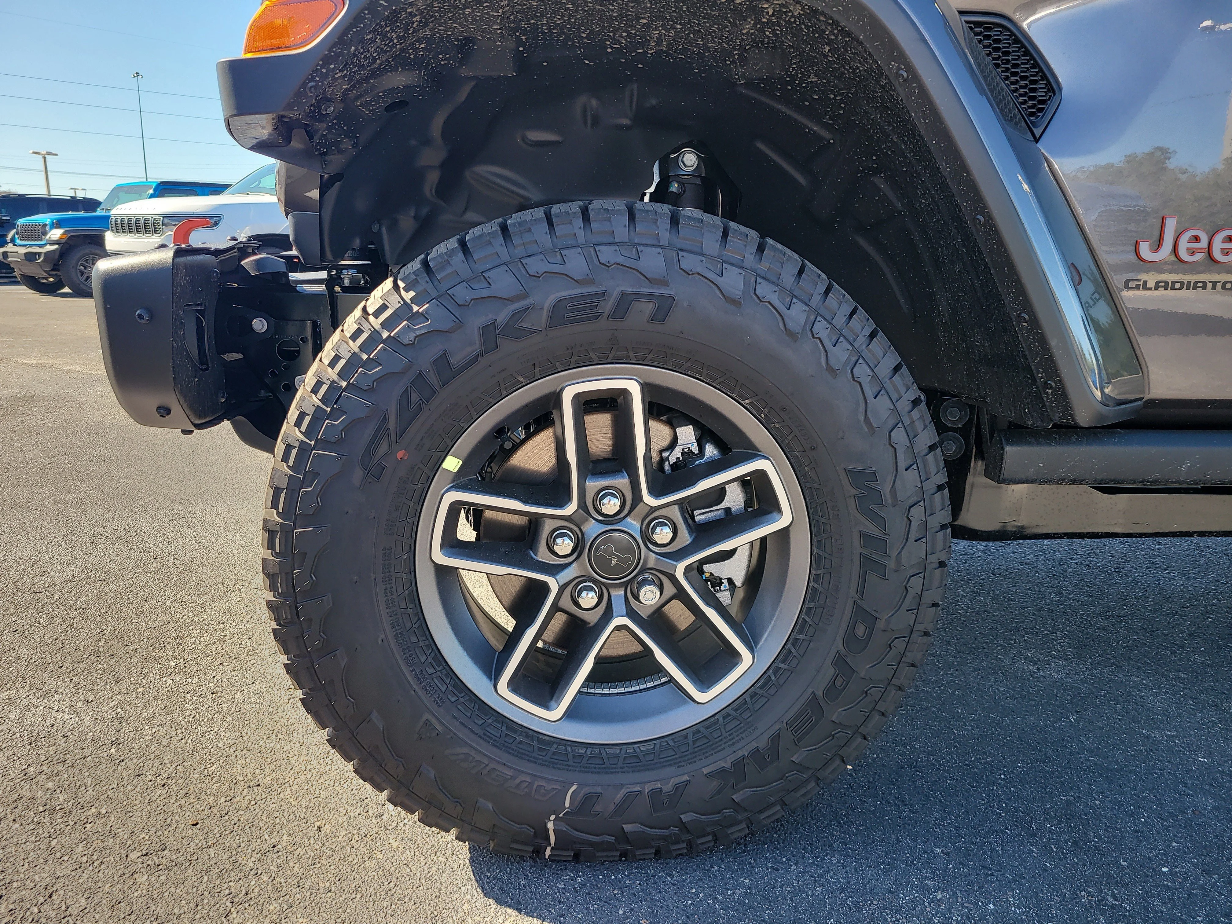 New 2026 Granite Crystal Metallic Clearcoat Jeep Mojave X image 10