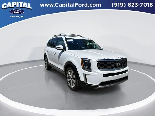 Used 2021 White Kia S image 2