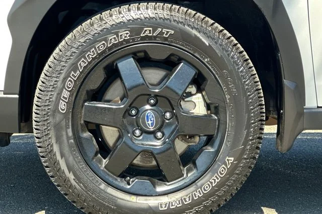 Used 2022 White Subaru Wilderness image 33