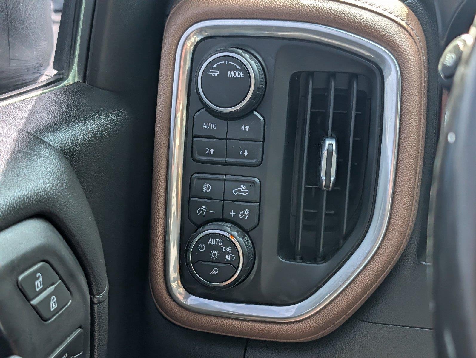 Used 2020 IRIDESCENT PEARL TRICOAT Chevrolet High Country image 30