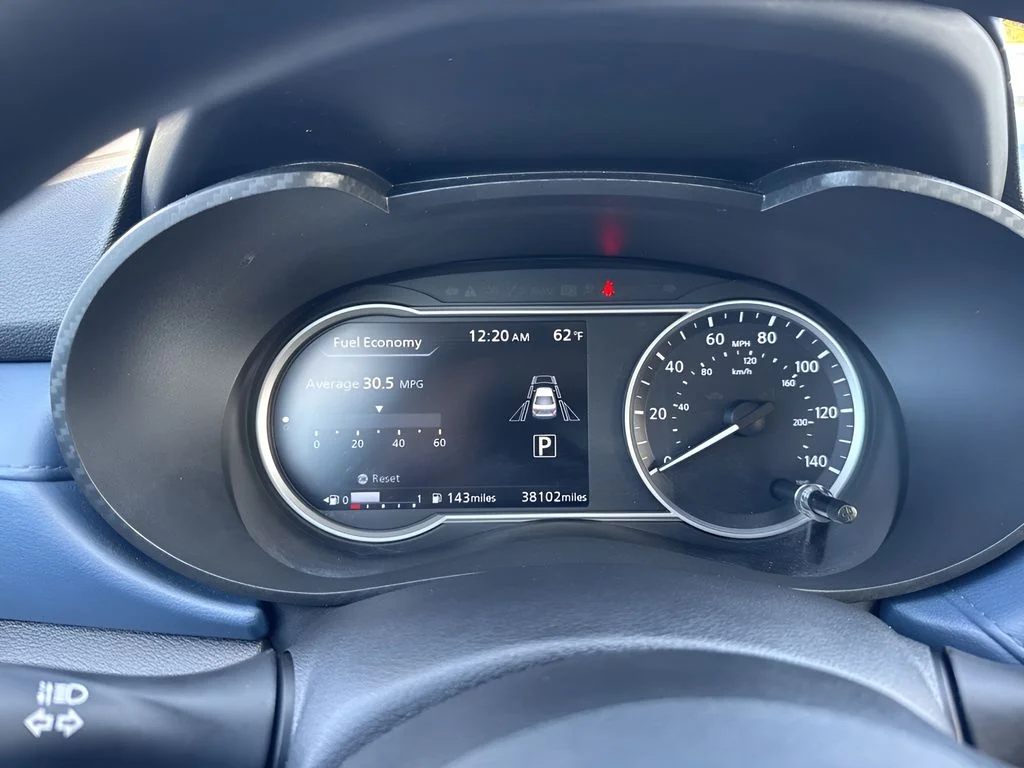Used 2025 White Nissan 1.6 SV image 19