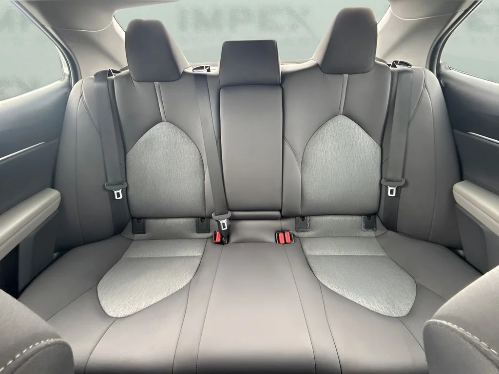 Used 2022 Silver Toyota LE image 6