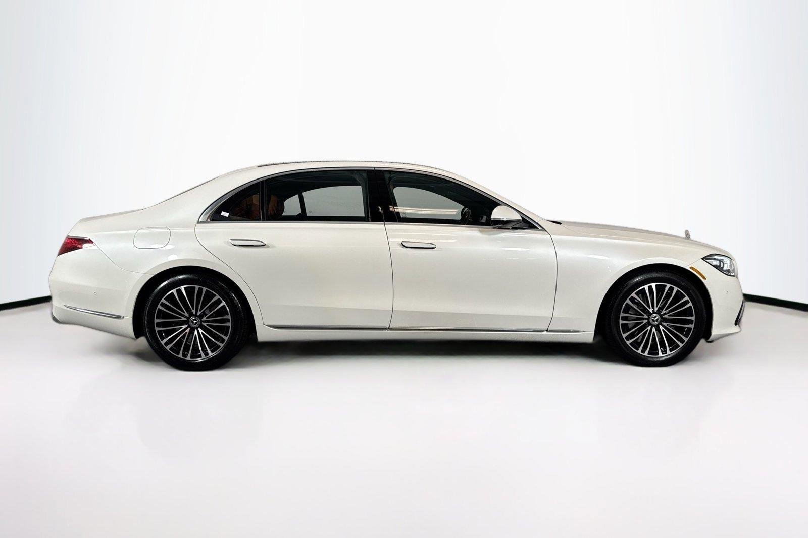 Used 2021 Designo Diamond White Mercedes-Benz S 580 image 4