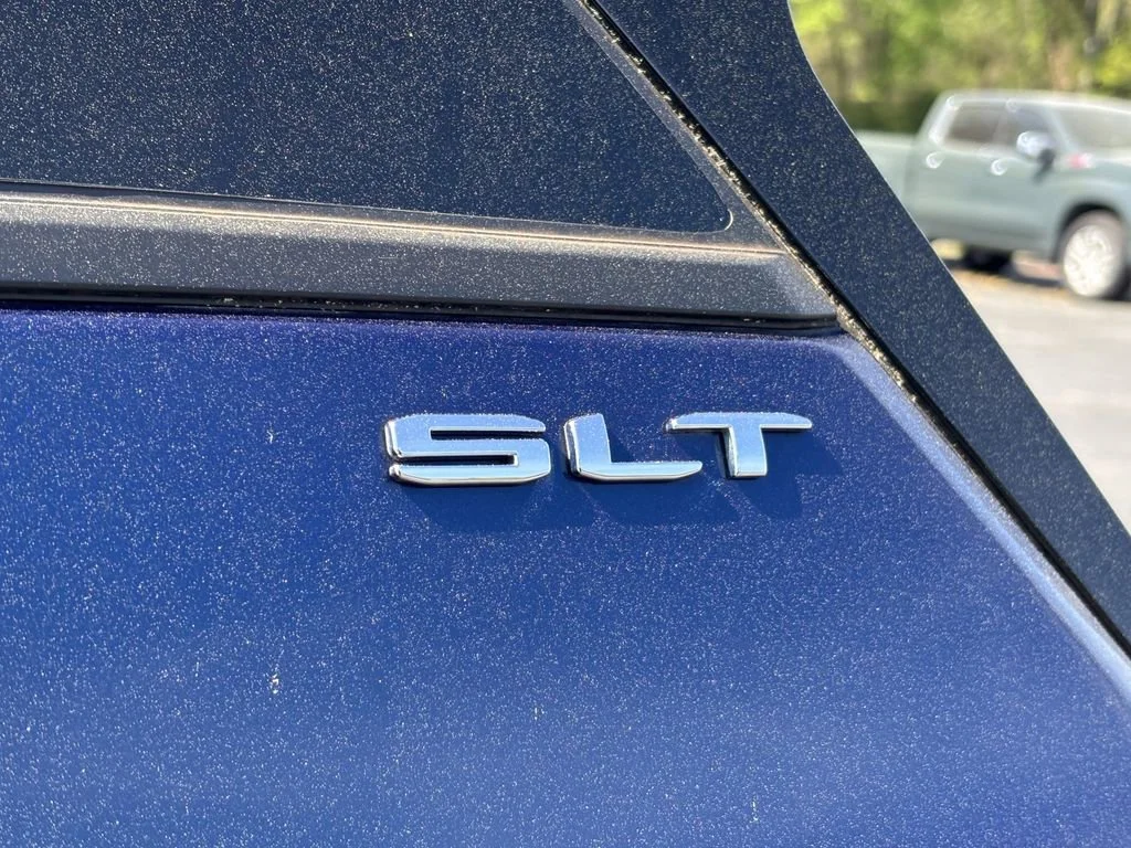 Used 2023 Marine Metallic GMC SLT image 35