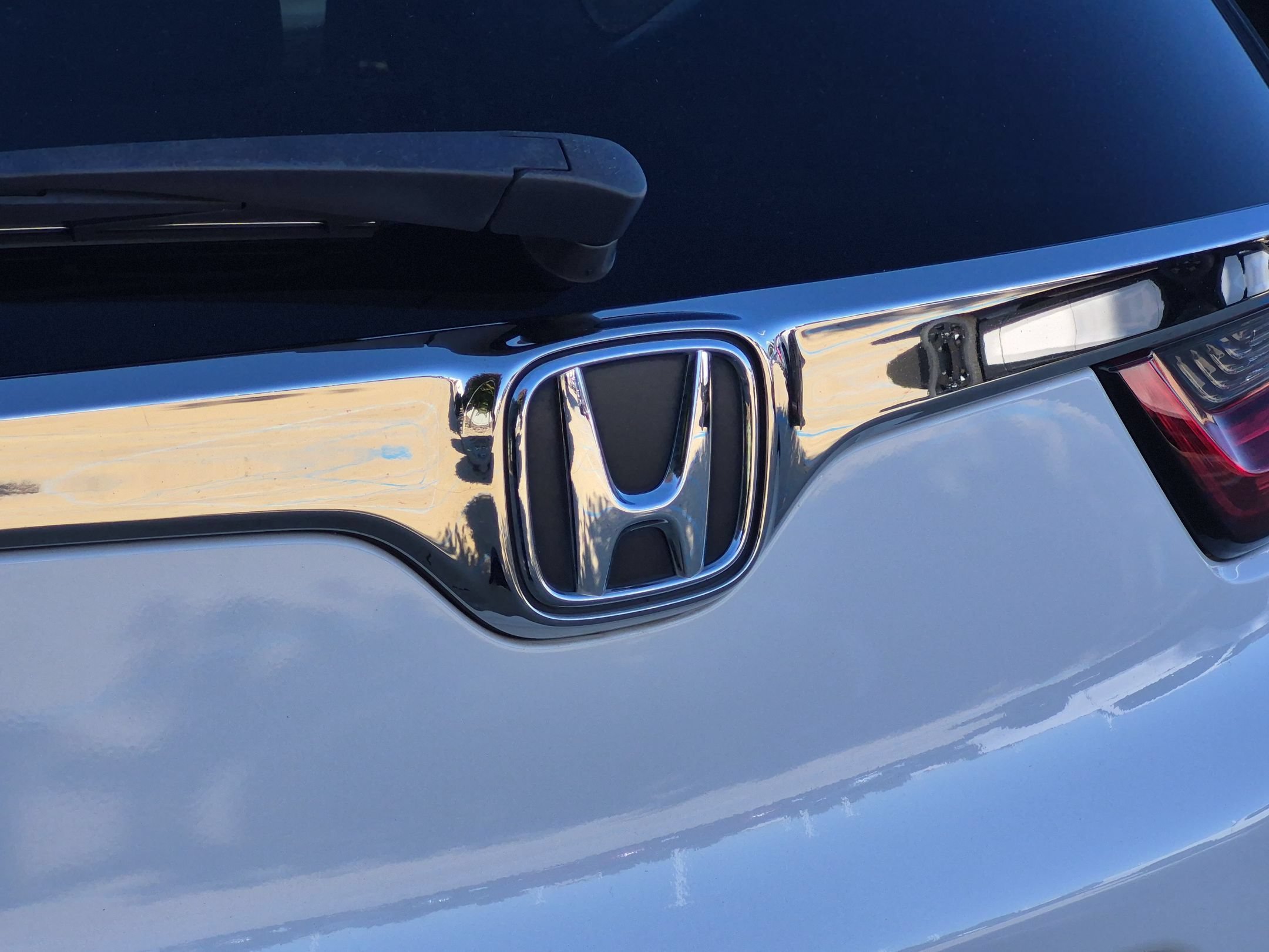 Certified Used 2020 White Honda EX-L image 28
