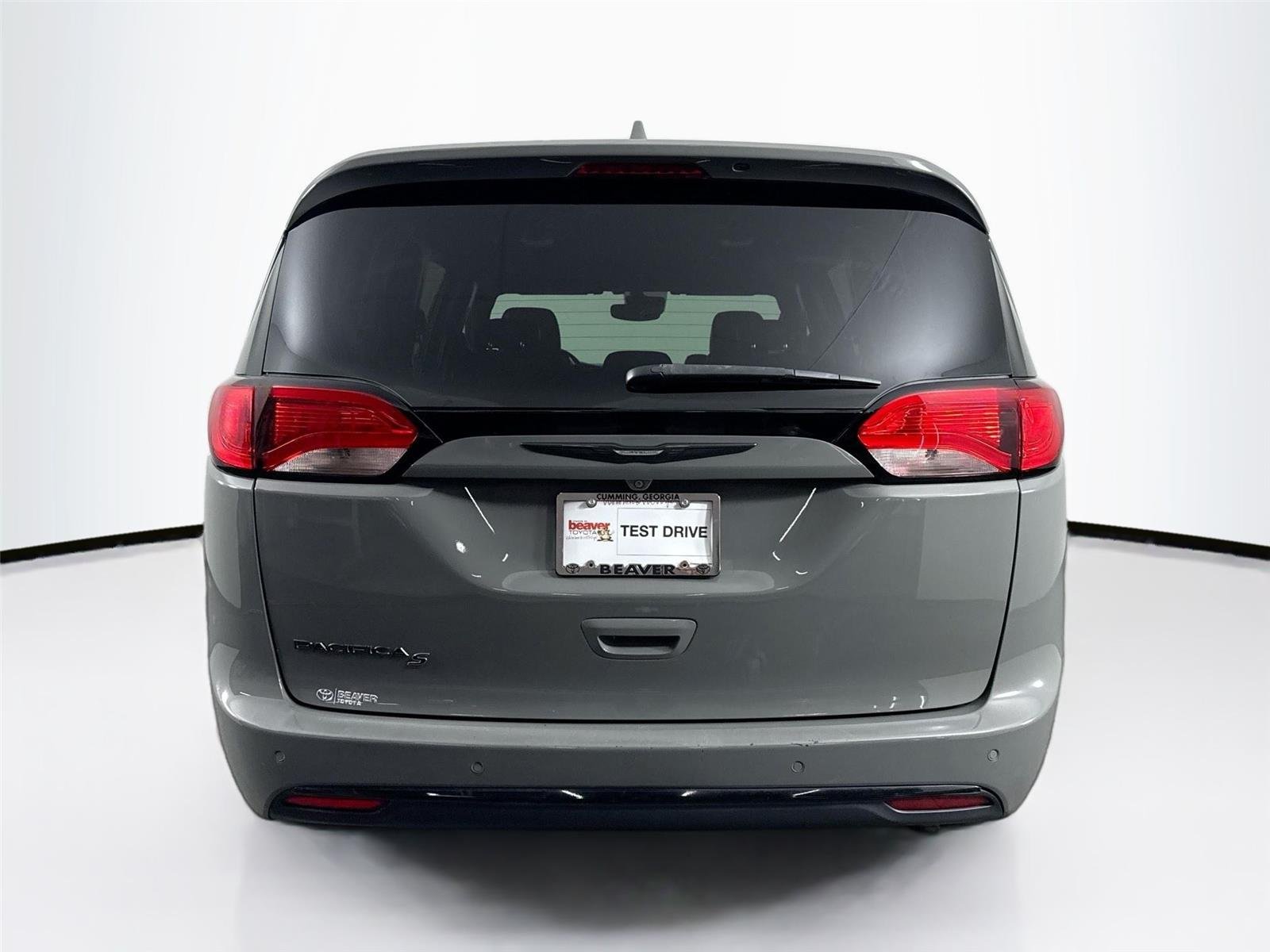 Used 2020 Ceramic Gray Clearcoat Chrysler Touring L Plus image 12