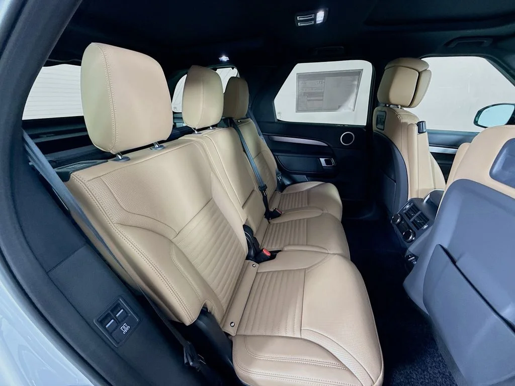 New 2026 Fuji White Land Rover Dynamic SE image 27