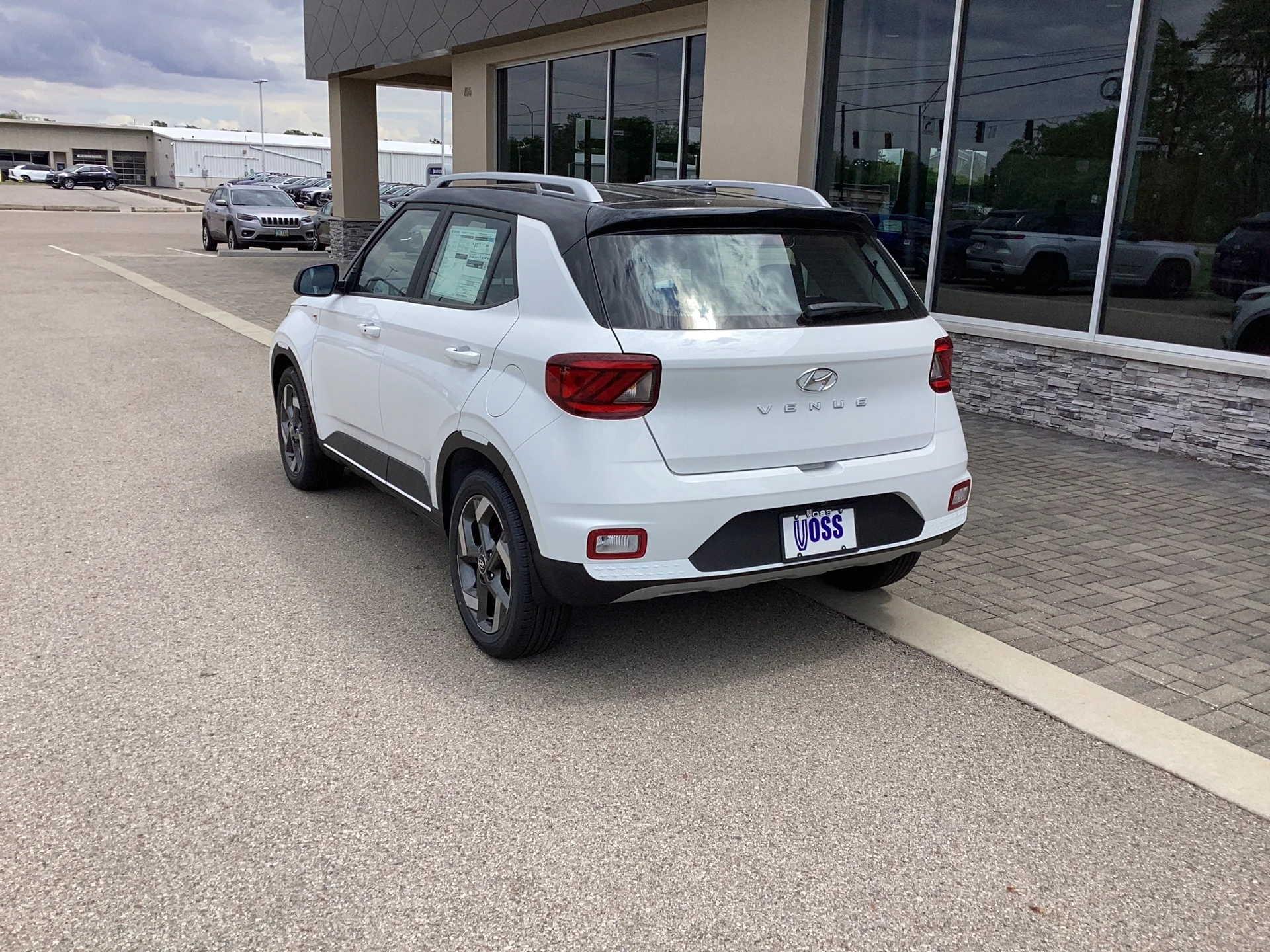New 2026 Lunar White/Black Roof Hyundai SEL w/Two-Tone Roof image 7