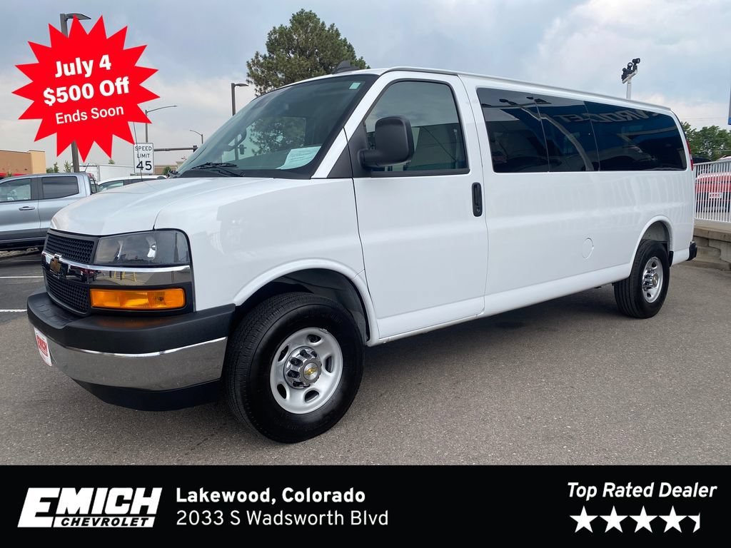 2025 Chevrolet Express 3500 LT Extended's photo