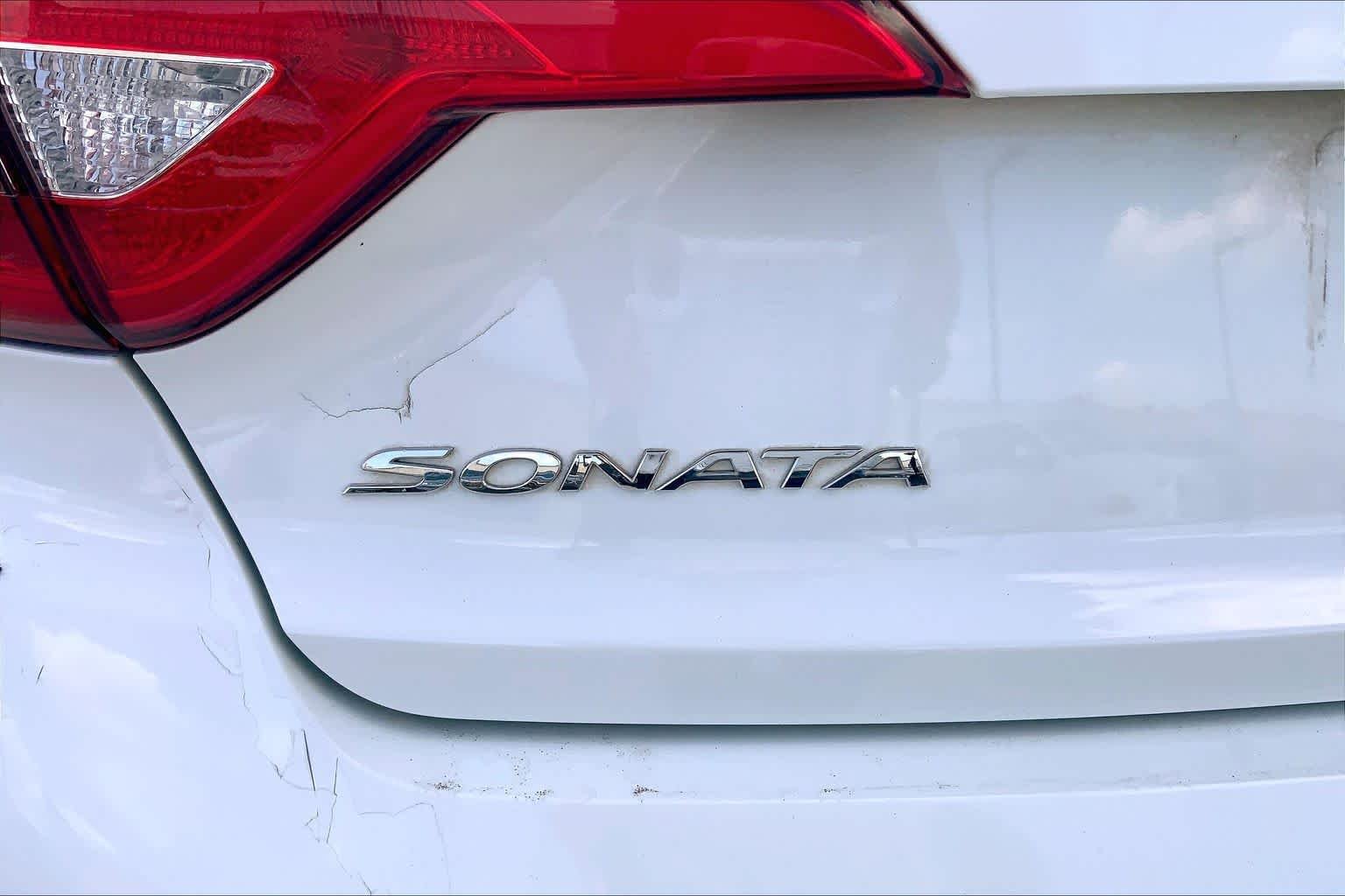 Used 2015 Quartz White Pearl Hyundai 2.4L Sport image 33