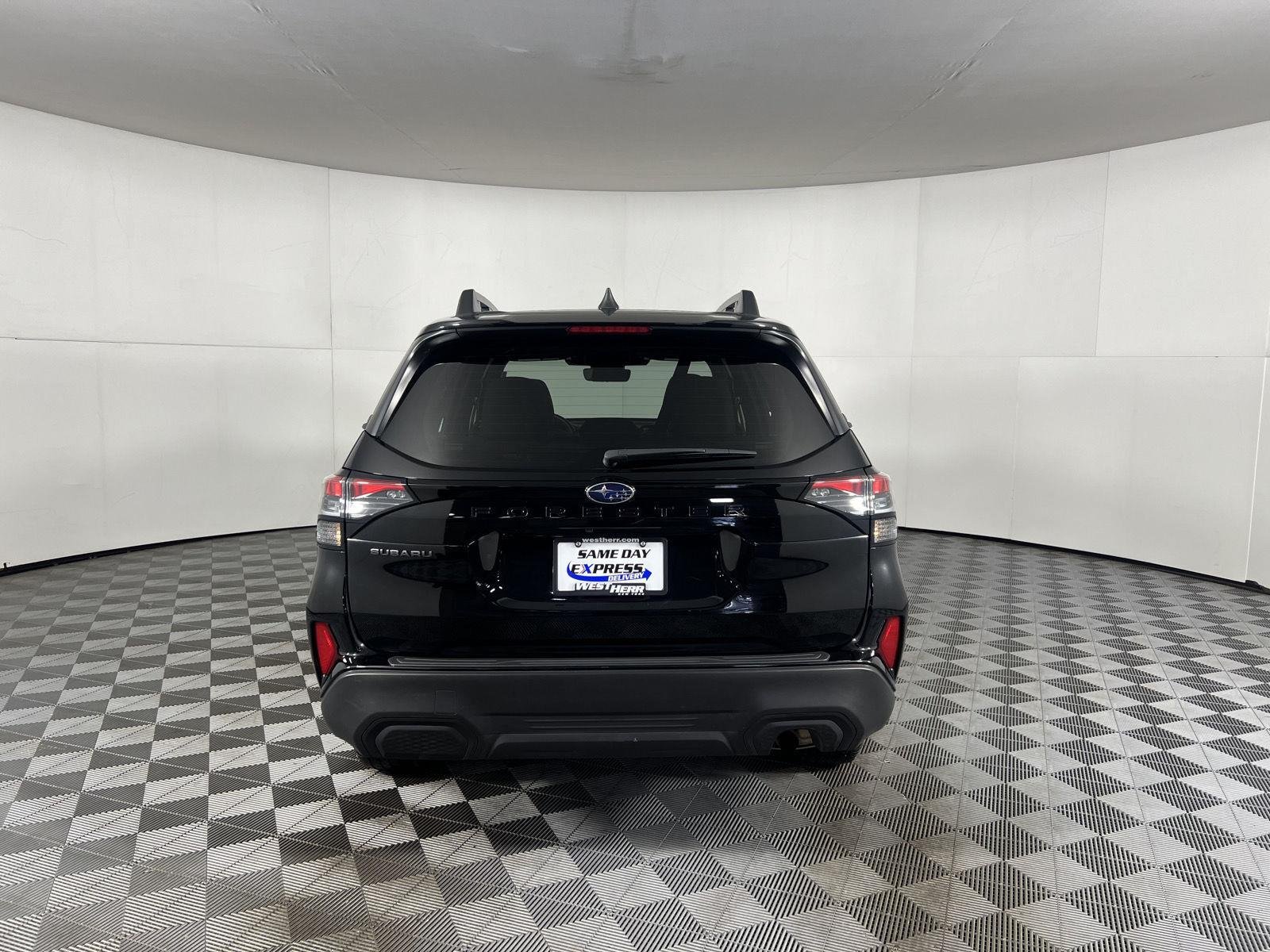 Used 2025 Crystal Black Silica Subaru Premium image 7