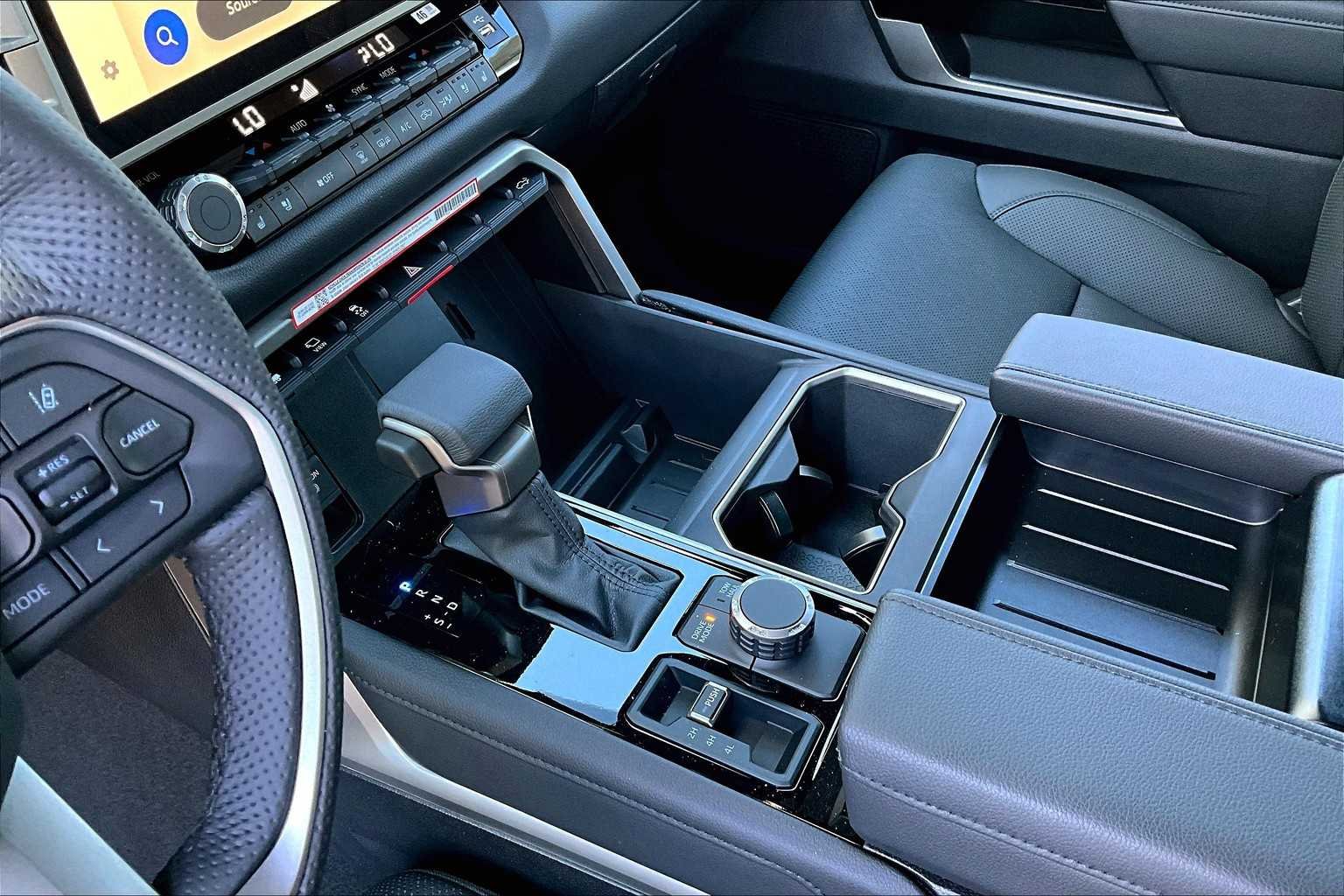 2025 Toyota Tundra Limited - Photo 7