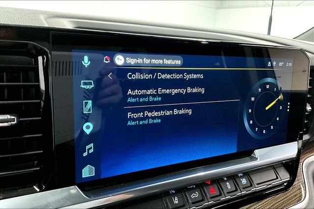 Used 2025 Summit White Chevrolet LT image 38