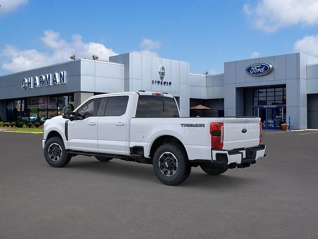New 2026 Oxford White Ford F-250® XLT image 4