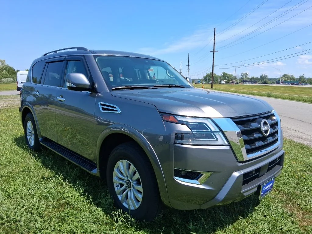 Used 2023 Gray Nissan SV image 5