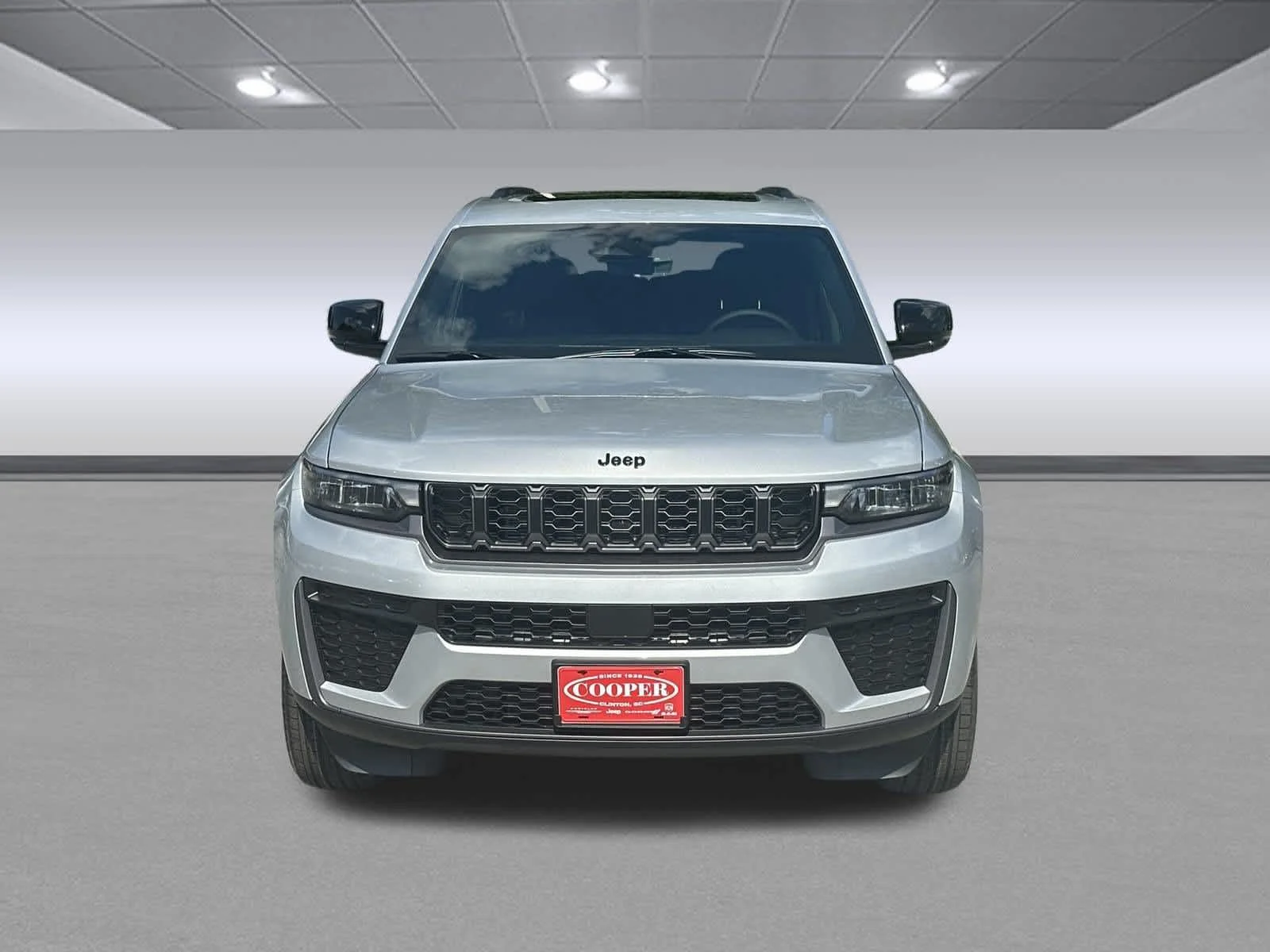New 2026 Silver Zynith Exterior Paint Jeep Laredo Altitude image 8