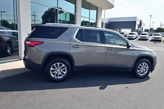 Used 2018 Gray Chevrolet LT image 9