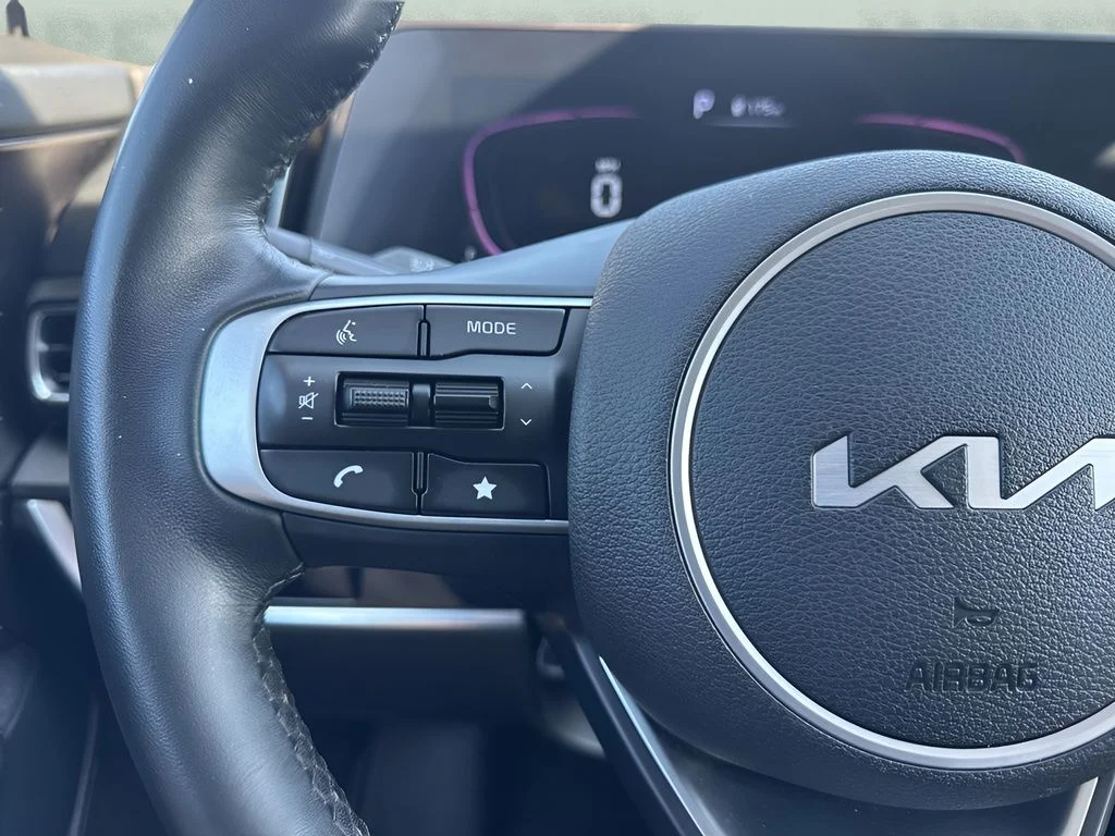 Used 2024 White Kia EX image 14