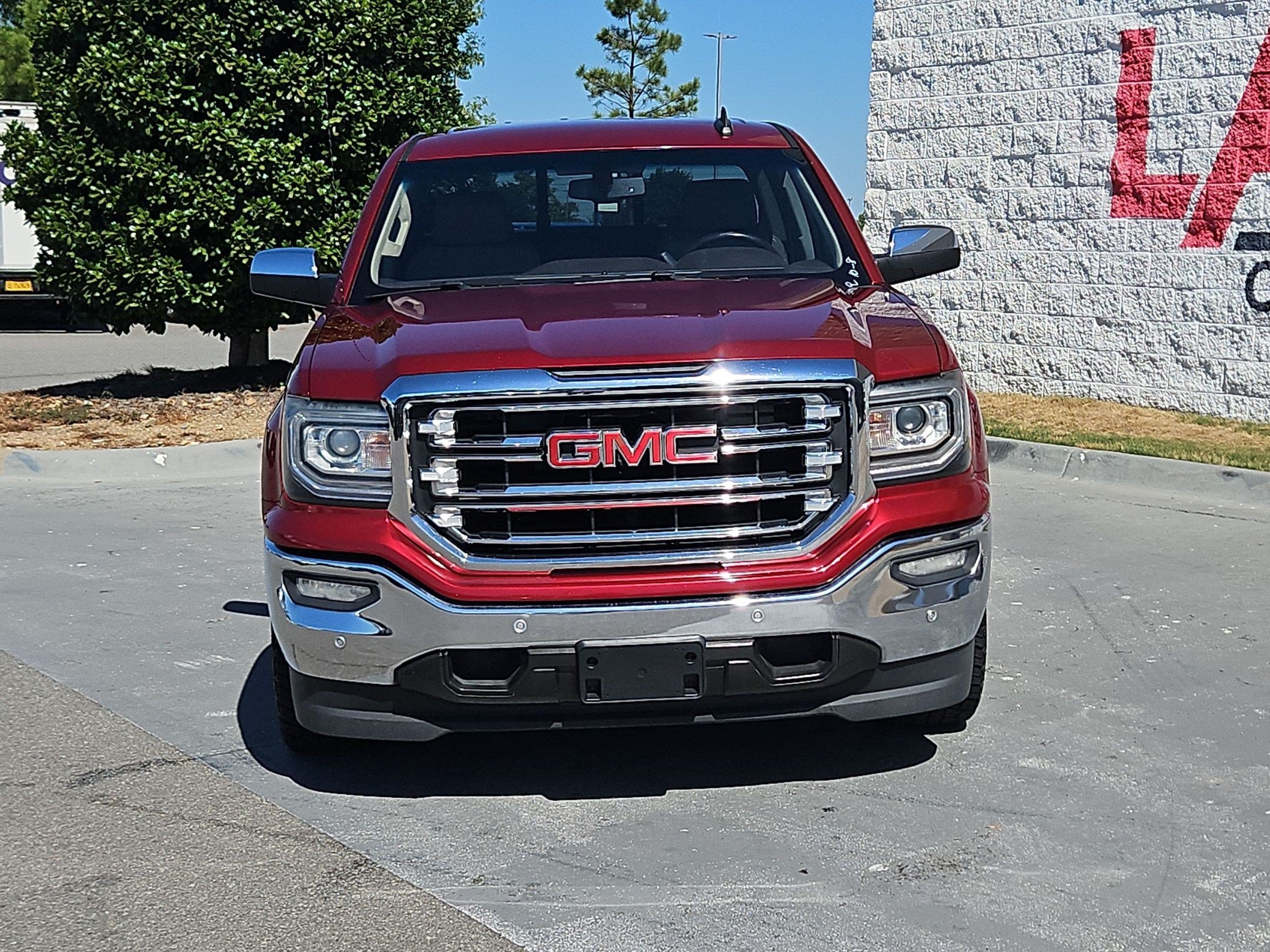 Used 2018 GMC Sierra 1500 SLT with VIN 3GTP1NEC3JG616493 for sale in Little Rock