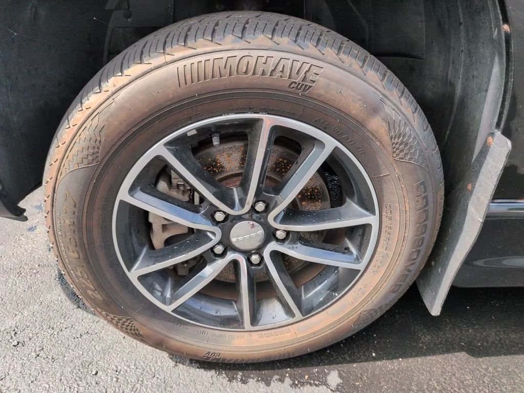 Used 2015 Black Dodge SXT image 11