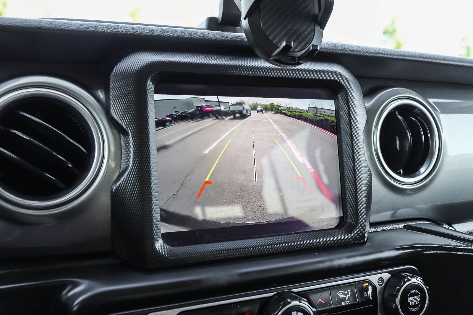 Used 2018 Bright White Clearcoat Jeep Unlimited Sahara image 29