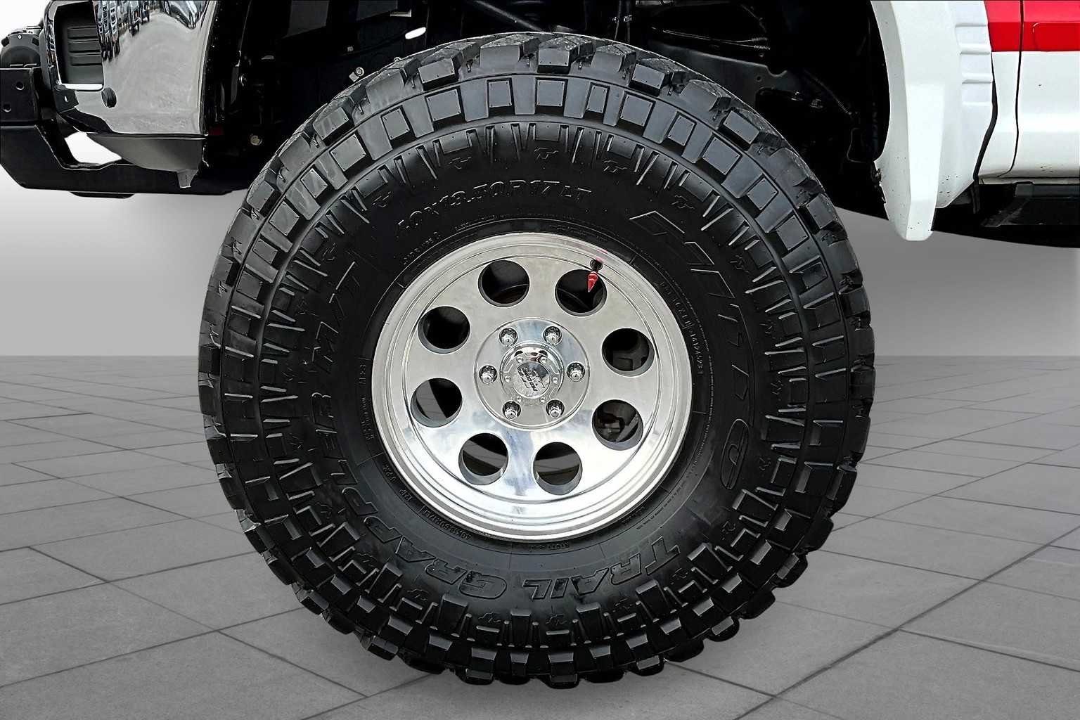 Used 2019 Oxford White Ford XLT image 9