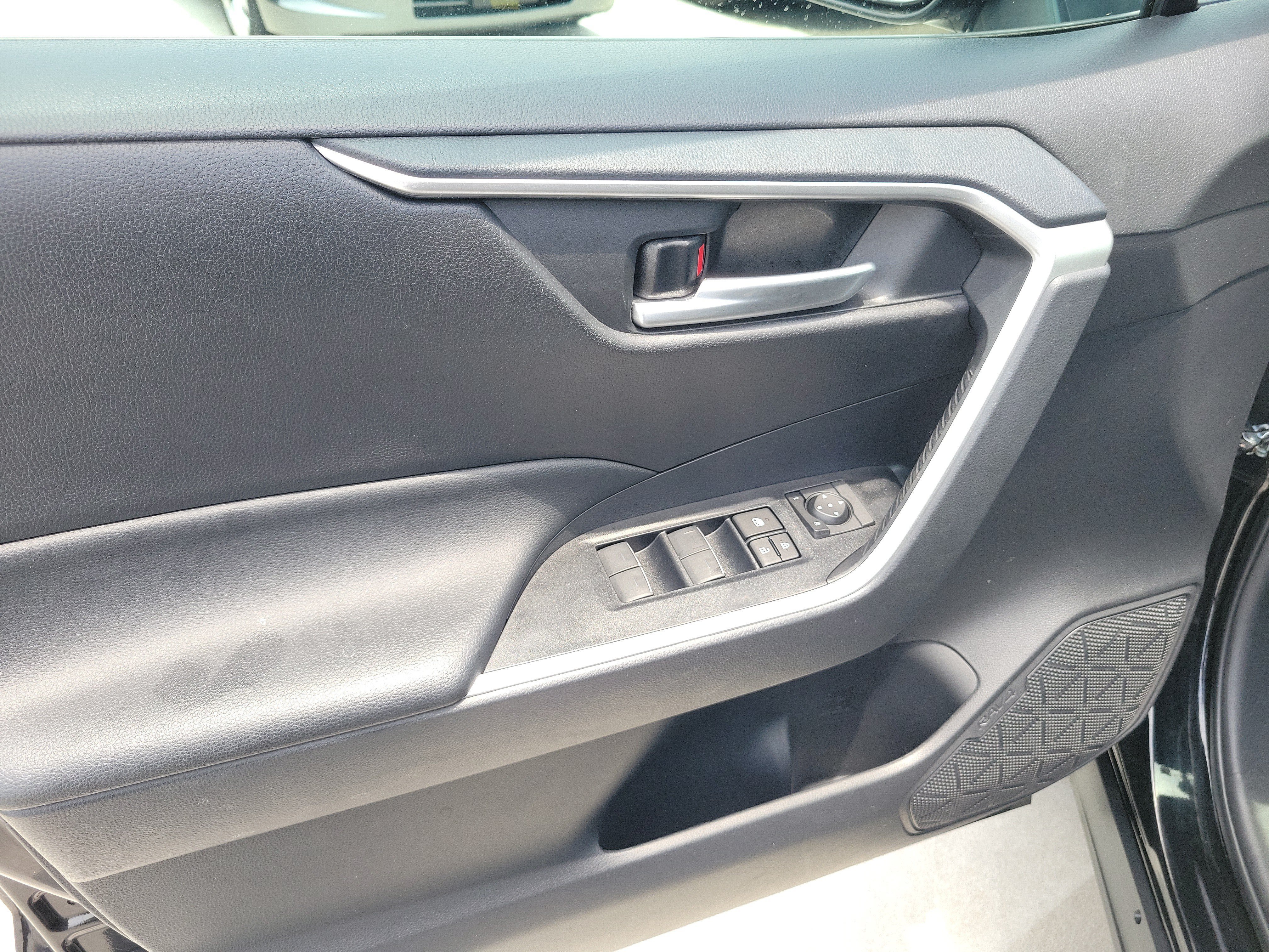Certified Used 2023 Midnight Black Metallic Toyota Hybrid SE image 19