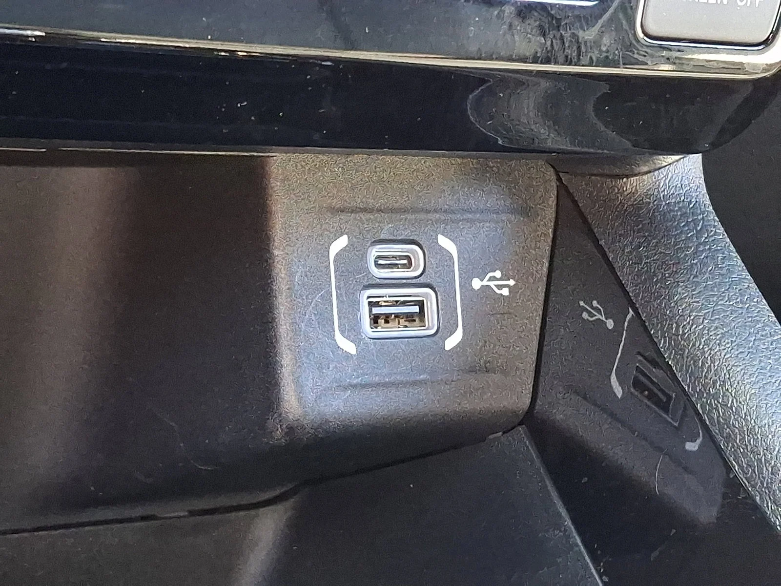 Used 2023 Laser Blue Pearlcoat Jeep Limited image 24