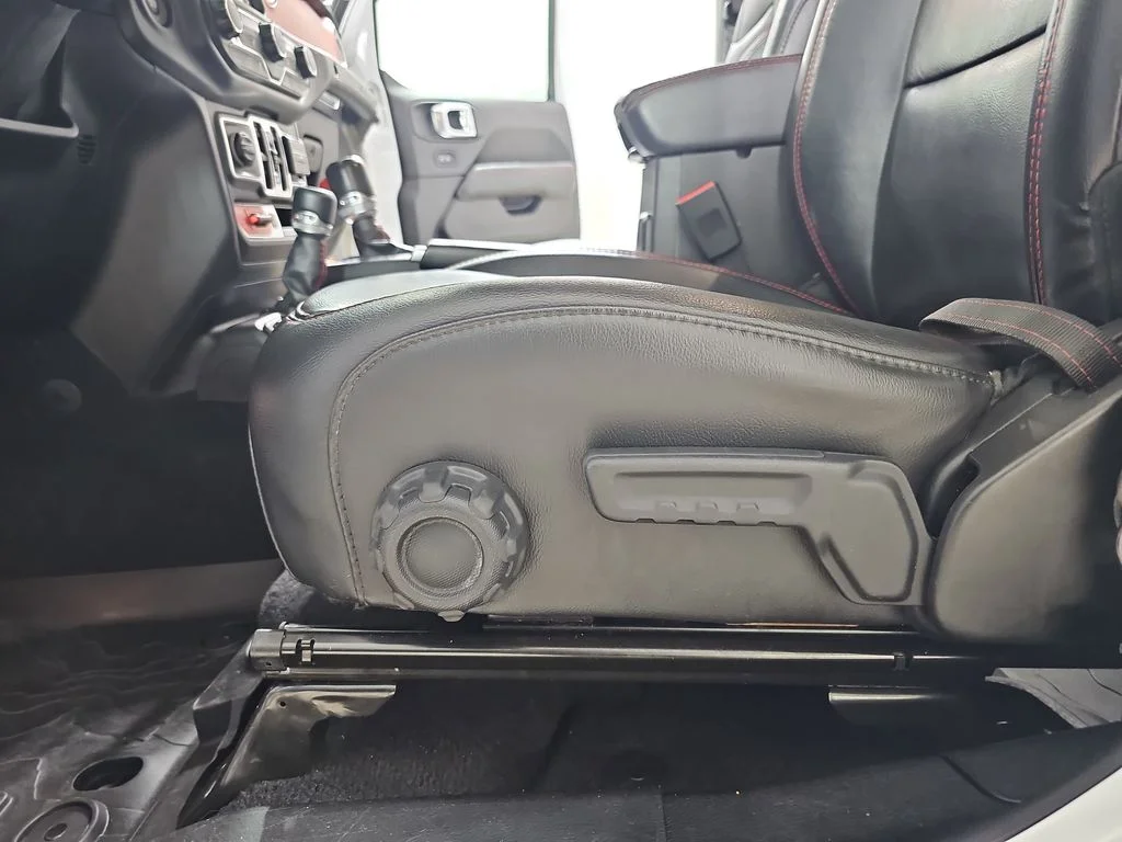 Used 2020 White/off-white Jeep Unlimited Rubicon image 32