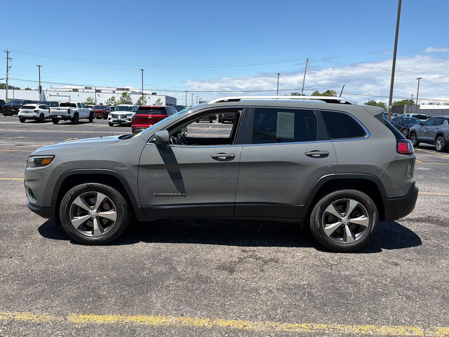 Used 2021 Sting-Gray Clearcoat Jeep Limited image 11
