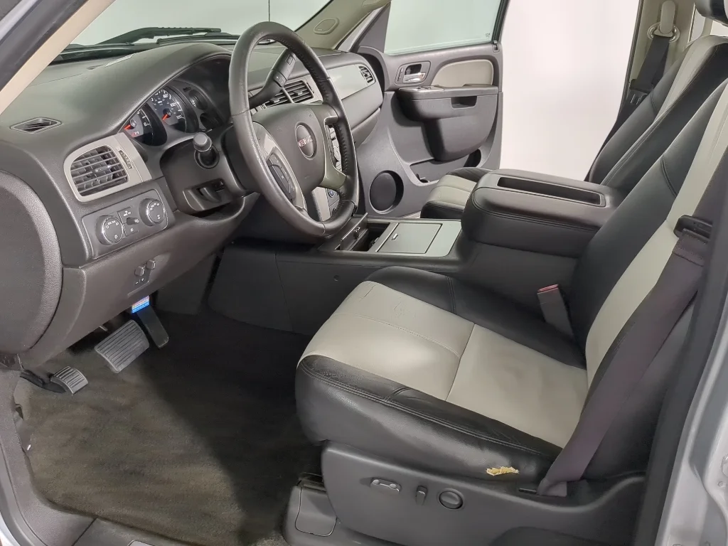 Used 2013 White GMC SLT image 10