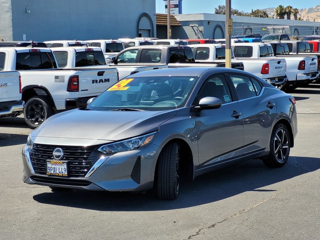 Used 2024 Gray Nissan SV image 8