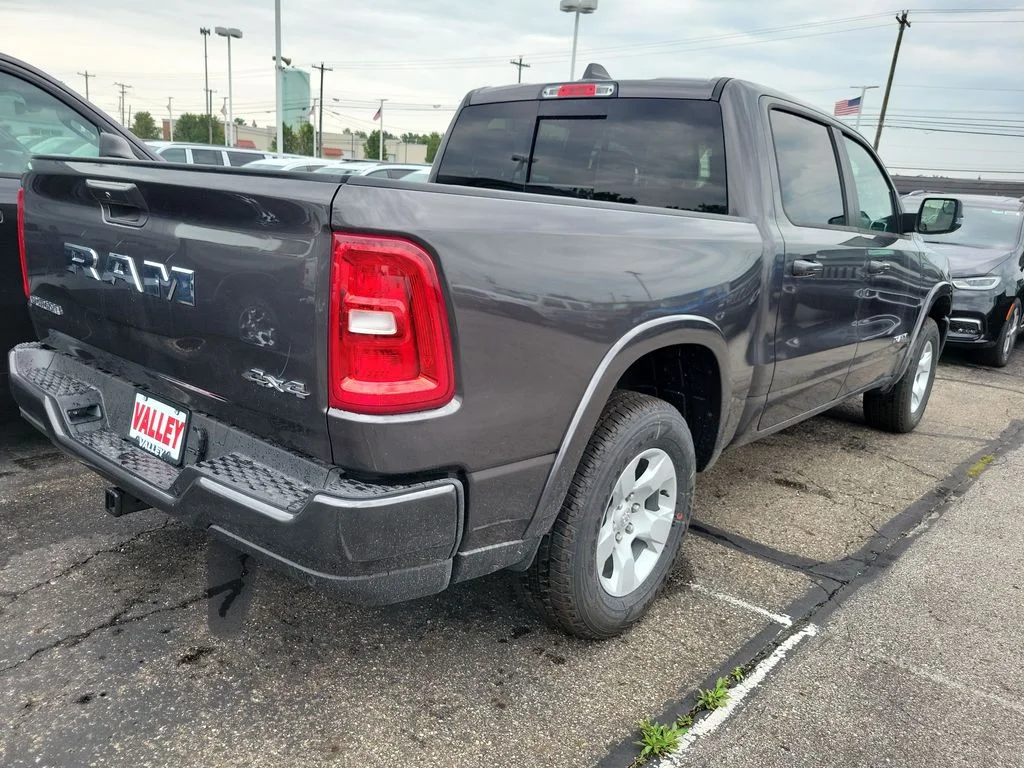 New 2026 Granite Crystal Metallic Clearcoat RAM Big Horn/Lone Star image 7