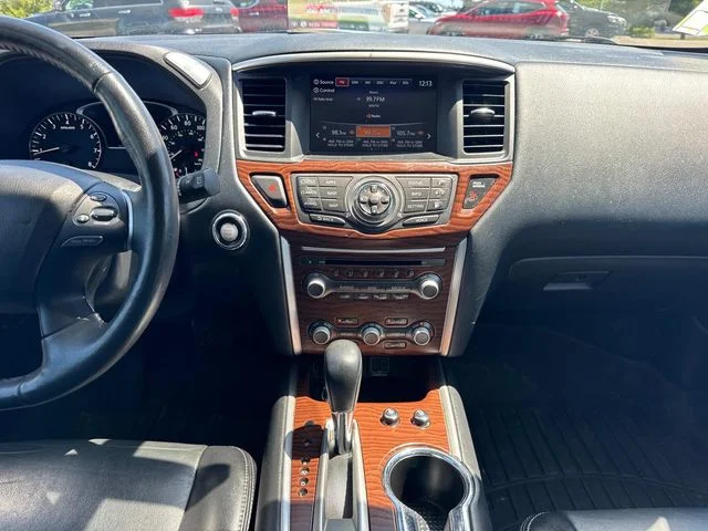 Used 2020 Silver Nissan Platinum image 21