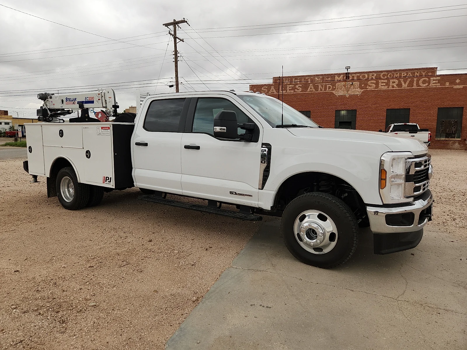 New 2026 Oxford White Ford F-350® XL image 8