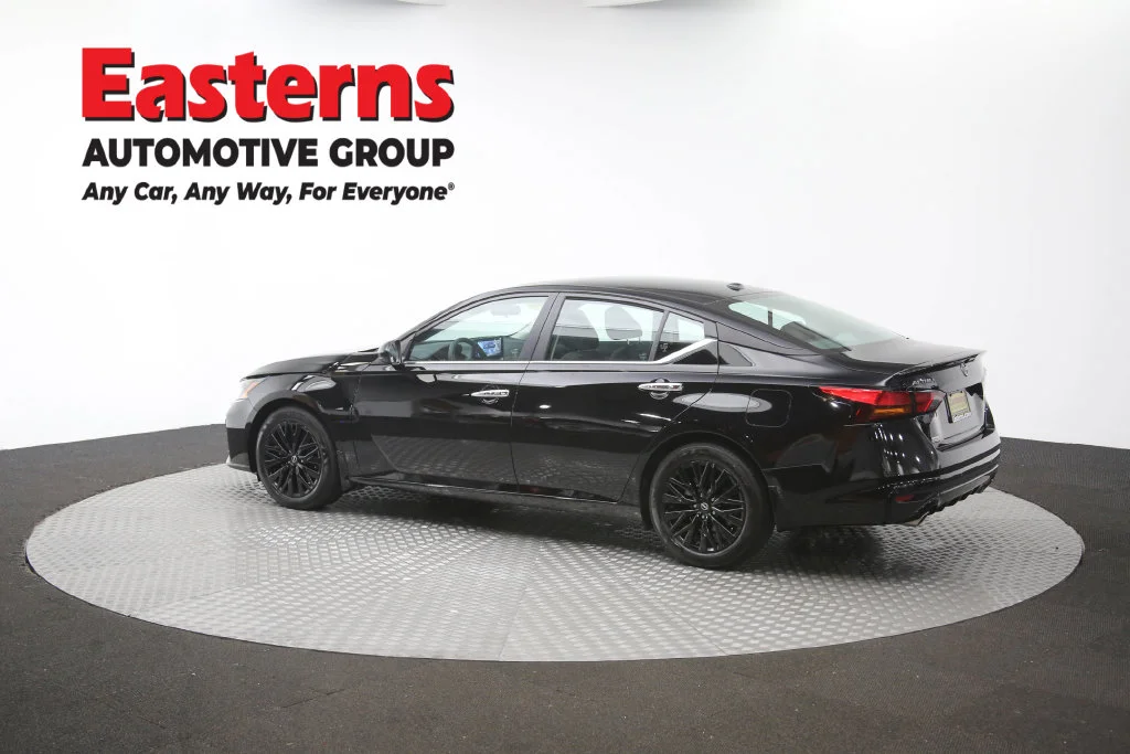 Used 2025 Black Nissan 2.5 SV image 64