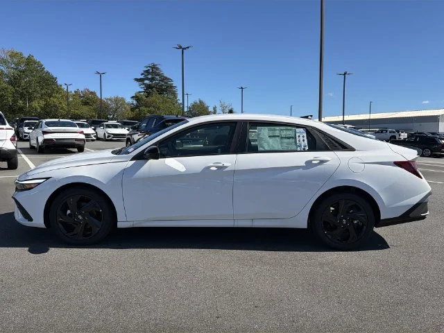 Used 2026 White Hyundai SEL Sport image 10