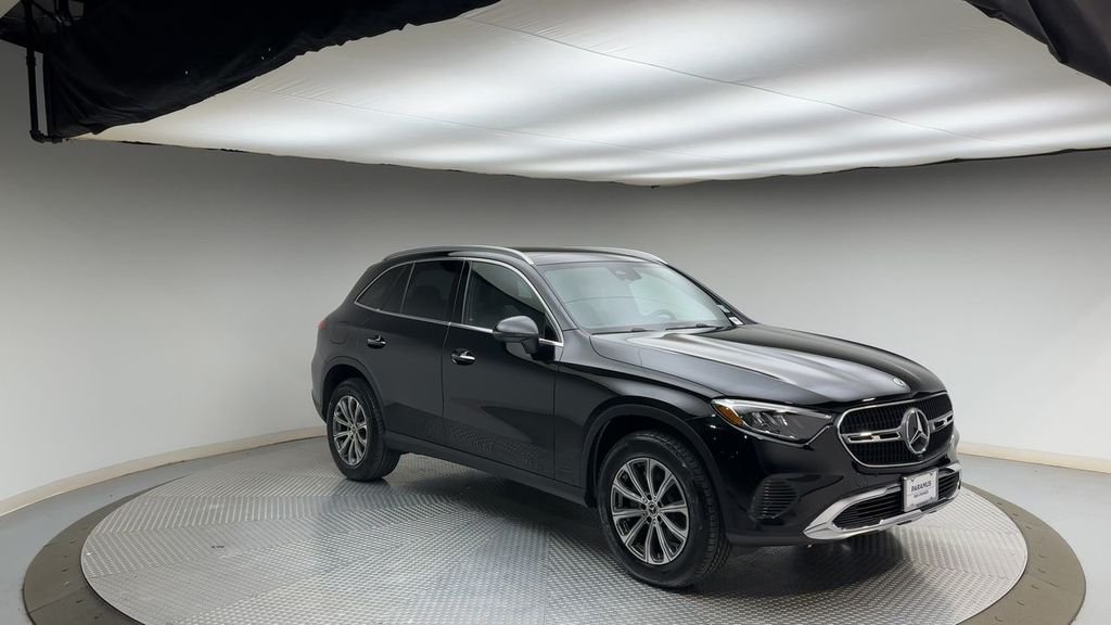 Used 2025 Black Mercedes-Benz GLC 300 image 8